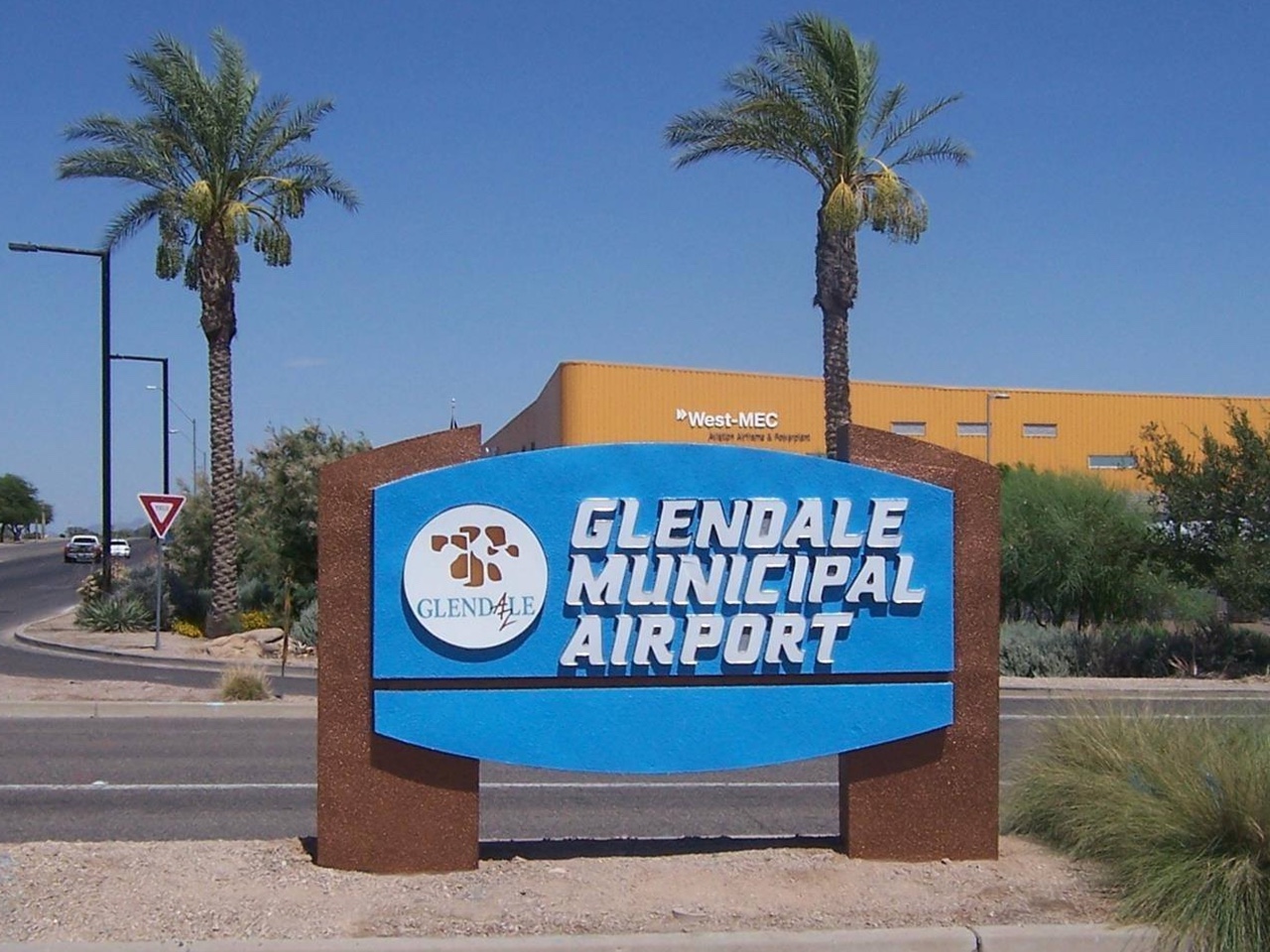 Photo of the sign for Glendale Municipal Airport in Glendale, AZ